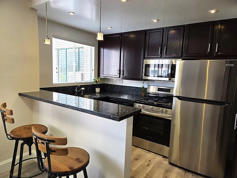 802 Kitchen with Blue Pearl Granite!!