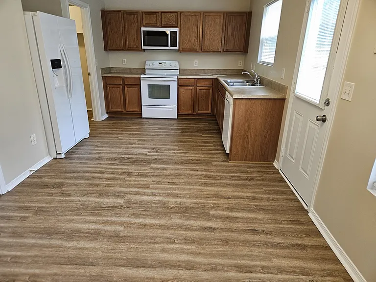 1152 Seven Oaks Blvd — Photo 6
