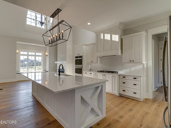 3rd image of 228 Emma Ross Ln