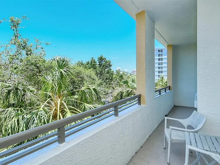 800 N Tamiami Trl #203 — Photo 9