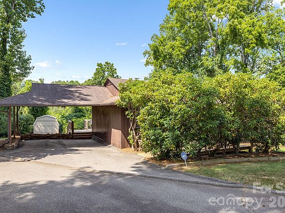 3rd image of 63 Baker Pl