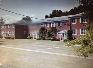 102 Folly Brook Blvd, Wethersfield, CT 06109