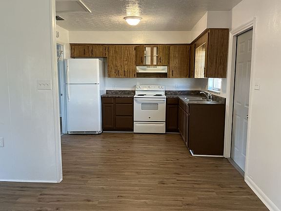 5th image of 707 Boyd Ct