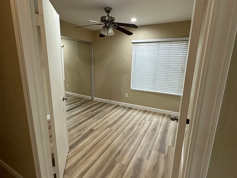 704 Windward Ct — Photo 9