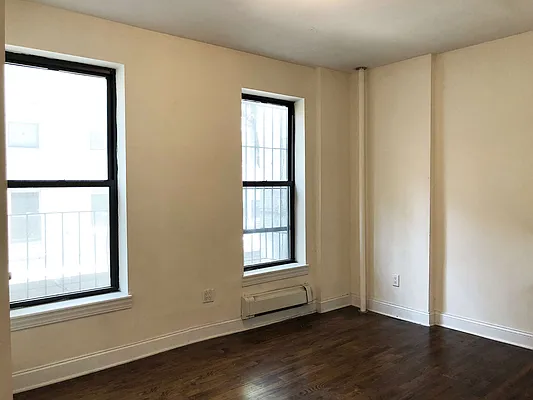 Rented by Avenues Real Estate | media 21