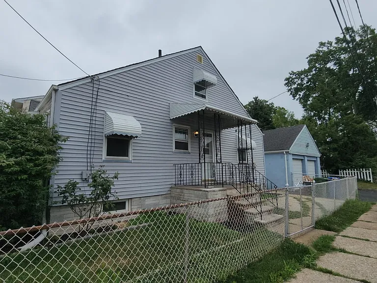 1600 Mildred Ave — Photo 25