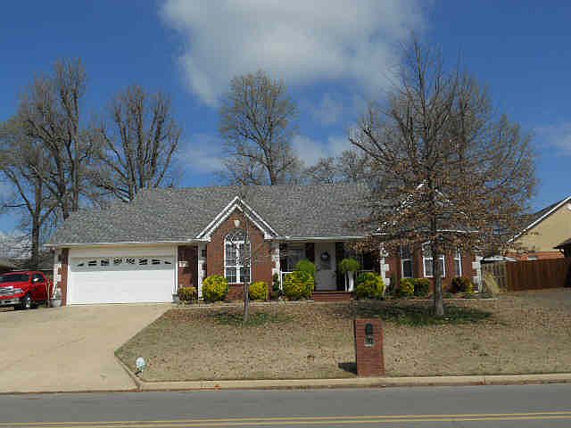 1st image of 1205 Breckenridge Dr