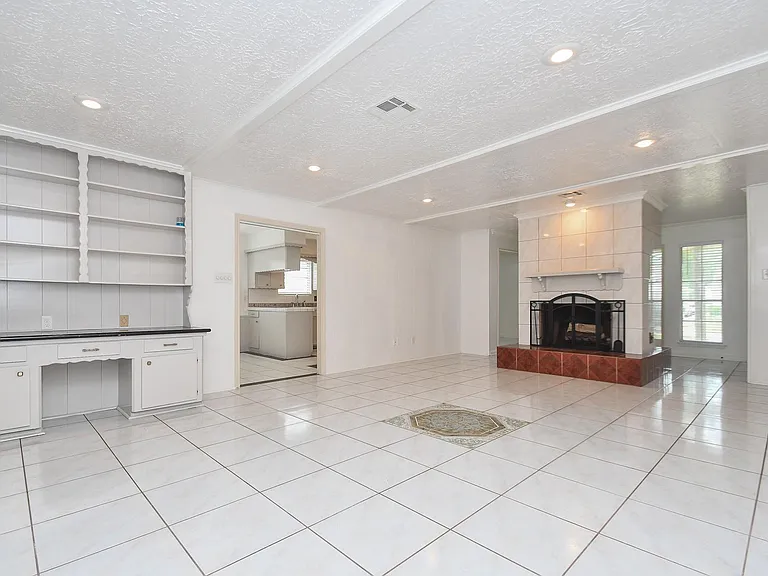 7714 Eichler Dr — Photo 11