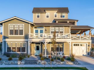 255 Porcupine Ln, Chelan, WA 98816