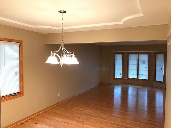 5th image of 18601 Willow Ave