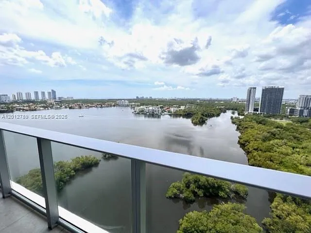 17111 Biscayne Blvd #2102 — Photo 33