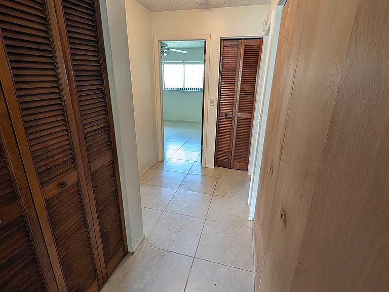 1145 Shannon Ave N #10 — Photo 2