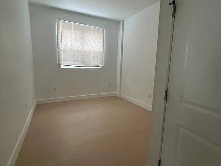 98 Clinton Ave #3 — Photo 1