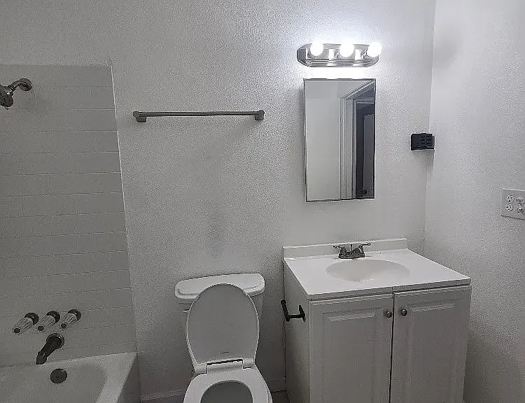 771 Spruce Ave #K & E — Photo 12