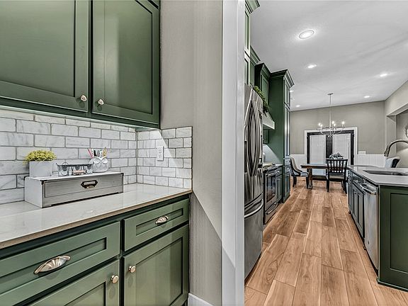 5th image of 3704 NW Creekstone Blvd