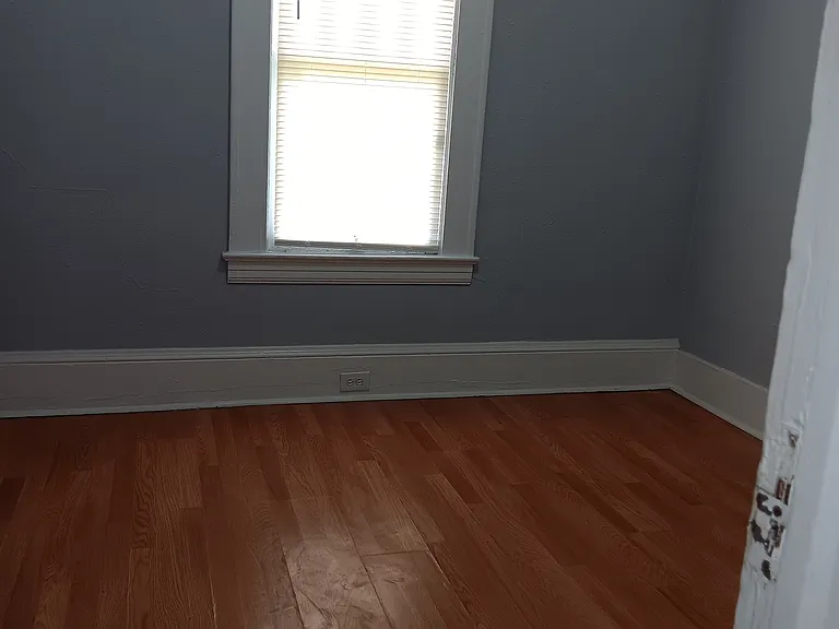 2938 Thomas St — Photo 6
