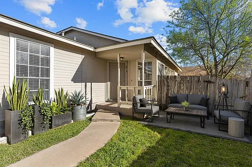 413 Country Aire Dr Photo 1