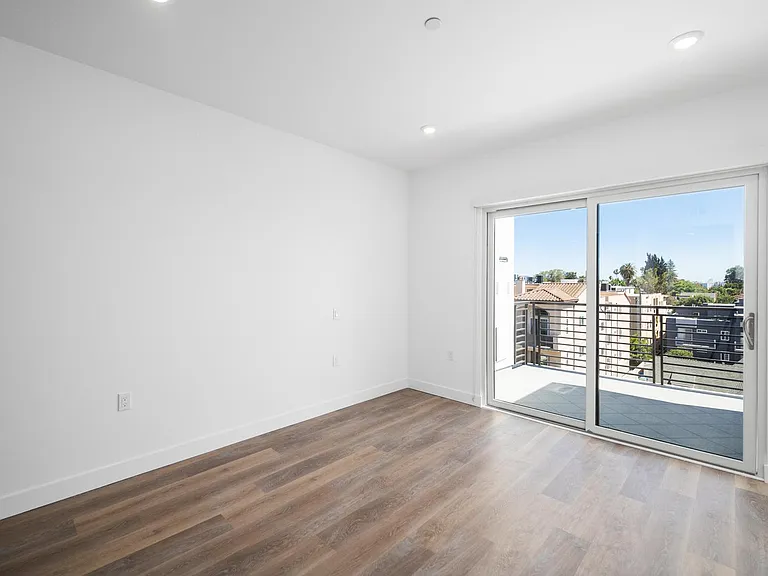 5153 Maplewood — Photo 33