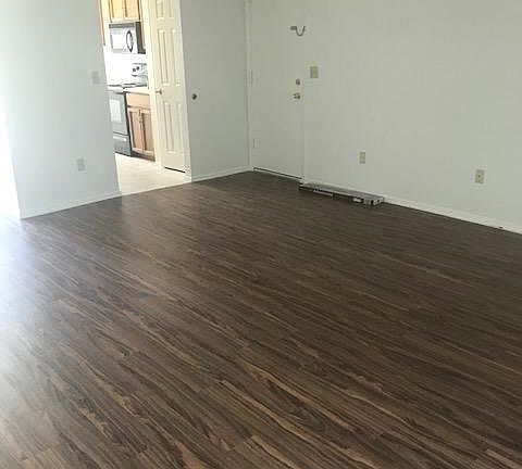 2nd image of 614 E Anderson Ave