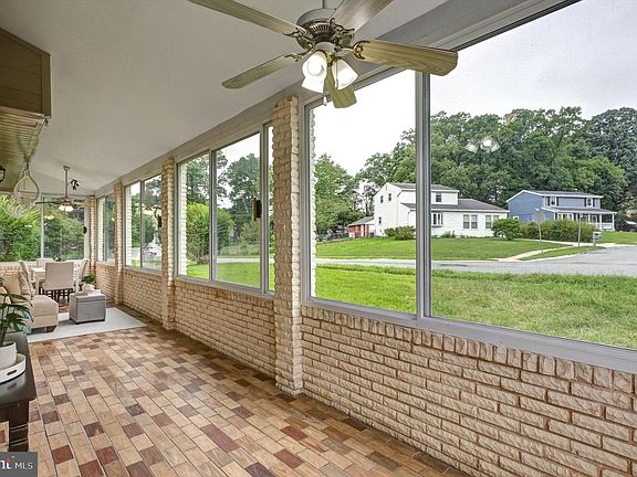 3rd image of 1423 Perrywood Dr