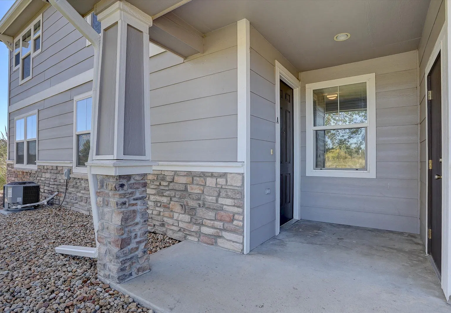4 bed, 1794 sqft, $2,575 — Photo 2