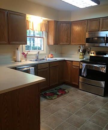 5th image of 42 Briarwood Dr