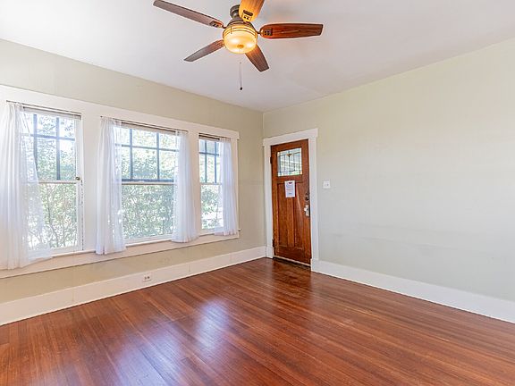 3rd image of 322 Pershing Ave