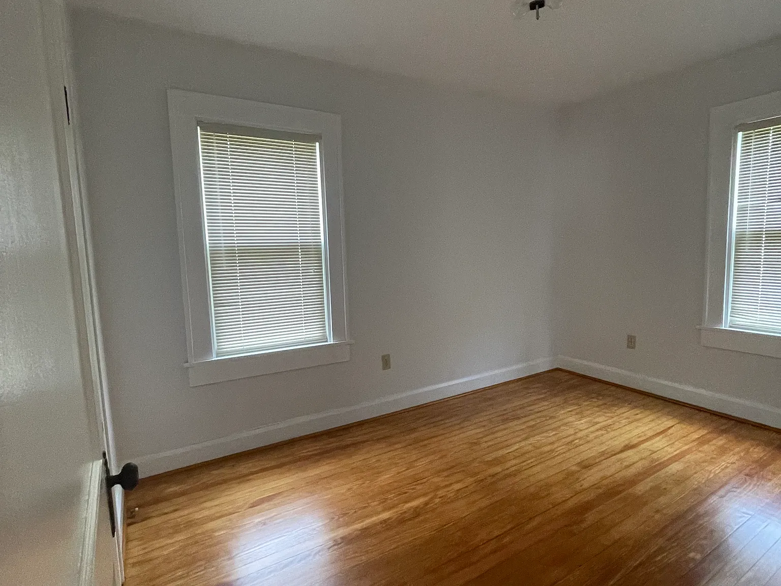 3 bed, 824 sqft, $1,500 — Photo 3