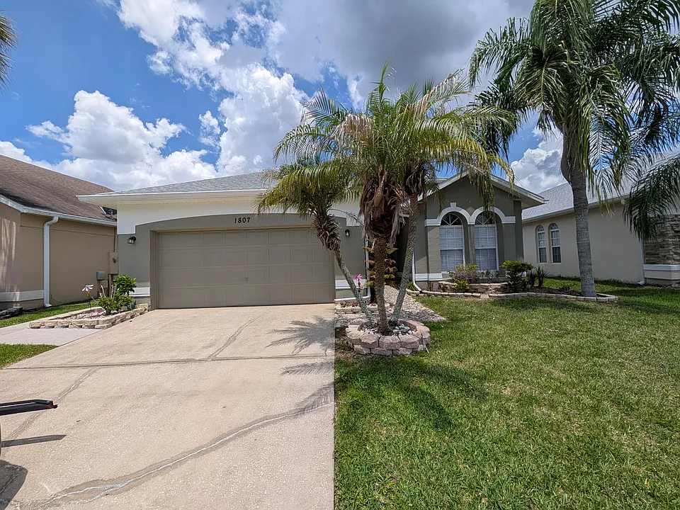 1807 White Heron Bay Cir