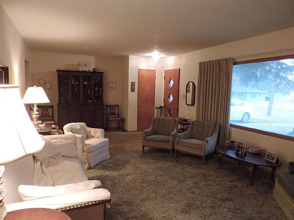 3rd image of 4305 Hillside Dr
