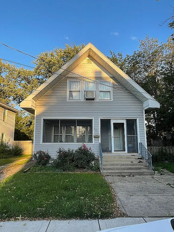 721 N College Ave photo 1