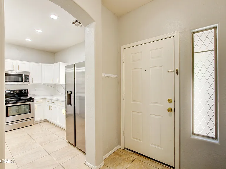 2043 N Holguin Way — Photo 4