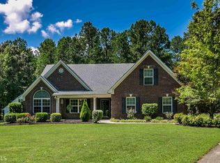 1030 Knights Ridge Dr, Rutledge, GA 30663