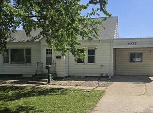 607 Central Ave NE, Orange City, IA 51041