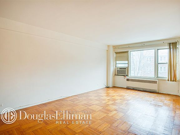 4th image of 11045 Queens Blvd #211