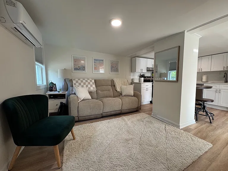 523 Leetes Island Rd — Photo 10