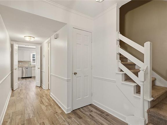 4th image of 3204 Regents Park Ln Unit E