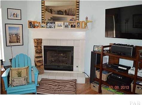 3rd image of 1049 Meyer Way