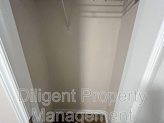 4th image of 157 Milroy Dr