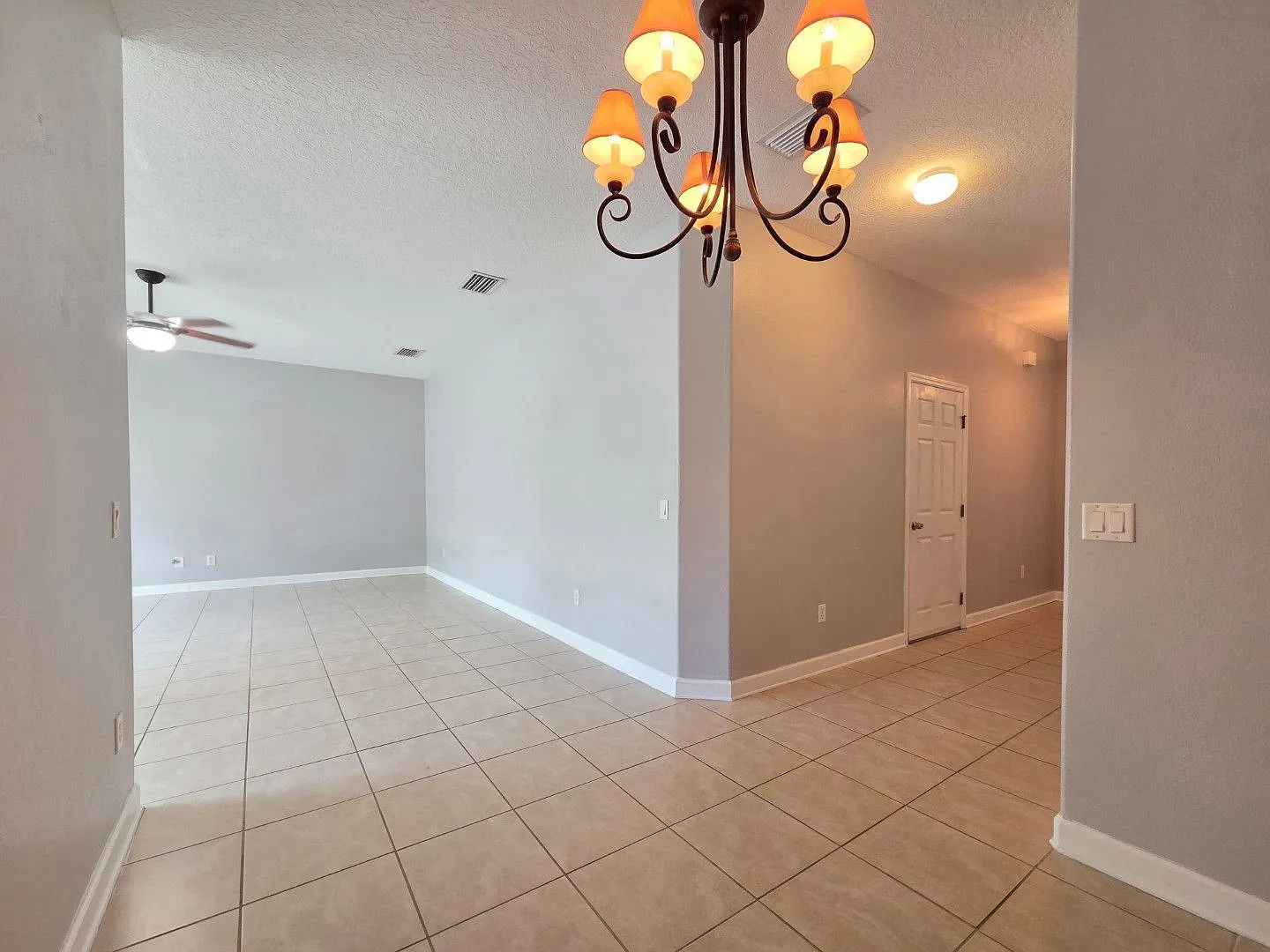 3 bed, 2.5 bath, 1565 sqft, $2,100 — Photo 3