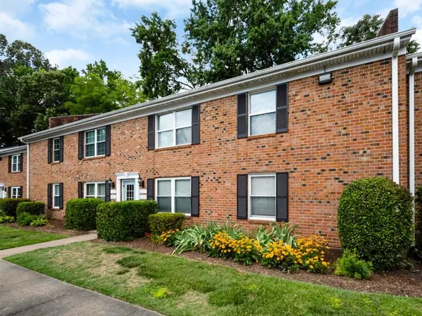 1015 Barclay Sq, Virginia Beach, VA 23451