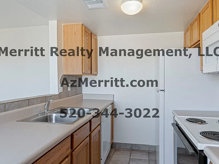 801 E Waverly St #B — Photo 11