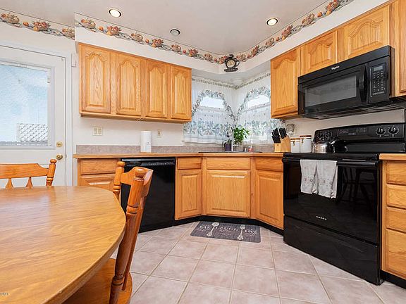 2nd image of 7605 Brewer Dr