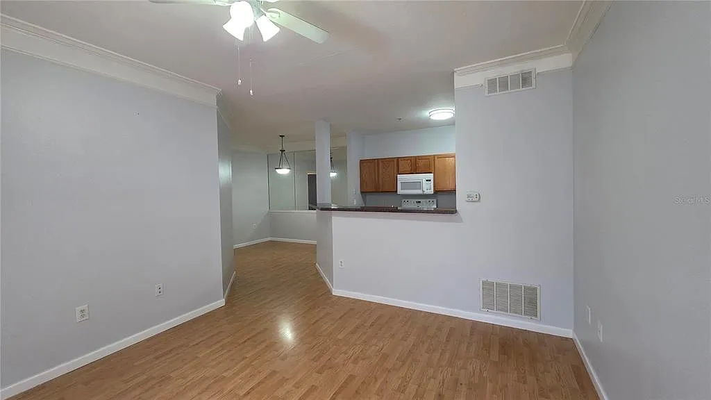 1 bed, 1.0 bath, 794 sqft, $1,300 — Photo 4