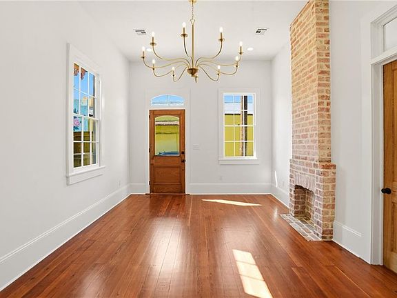 5th image of 727 Montegut St