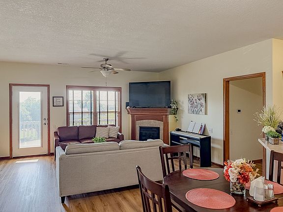 5th image of 2702 NE Oak Dr Unit 2