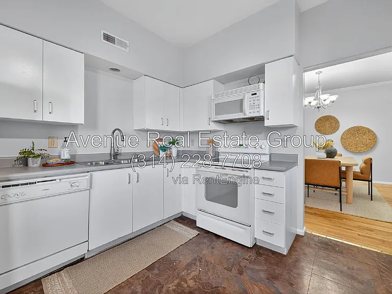 5559 Pershing Ave #1F — Photo 23