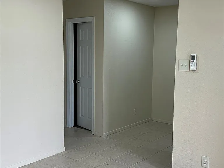 1231 N Lbj Dr #9 — Photo 3