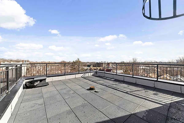 Rented by ERNY LLC | media 9