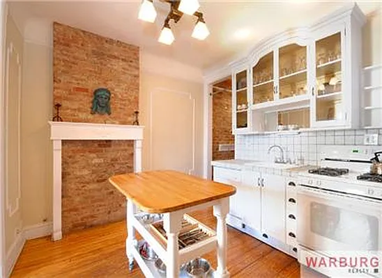 Sold by Warburg | media 20